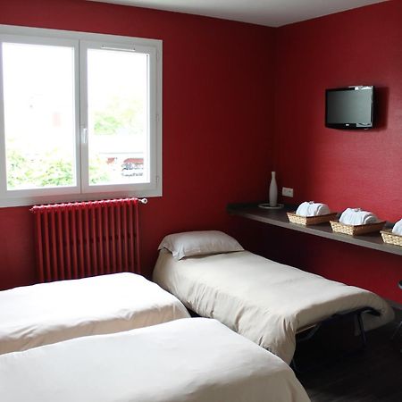 Hotel La Hourquie Cafe Morlaas Zimmer foto